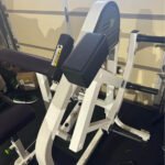 PRIME FITNESS PLATE LOADED ARM CURL